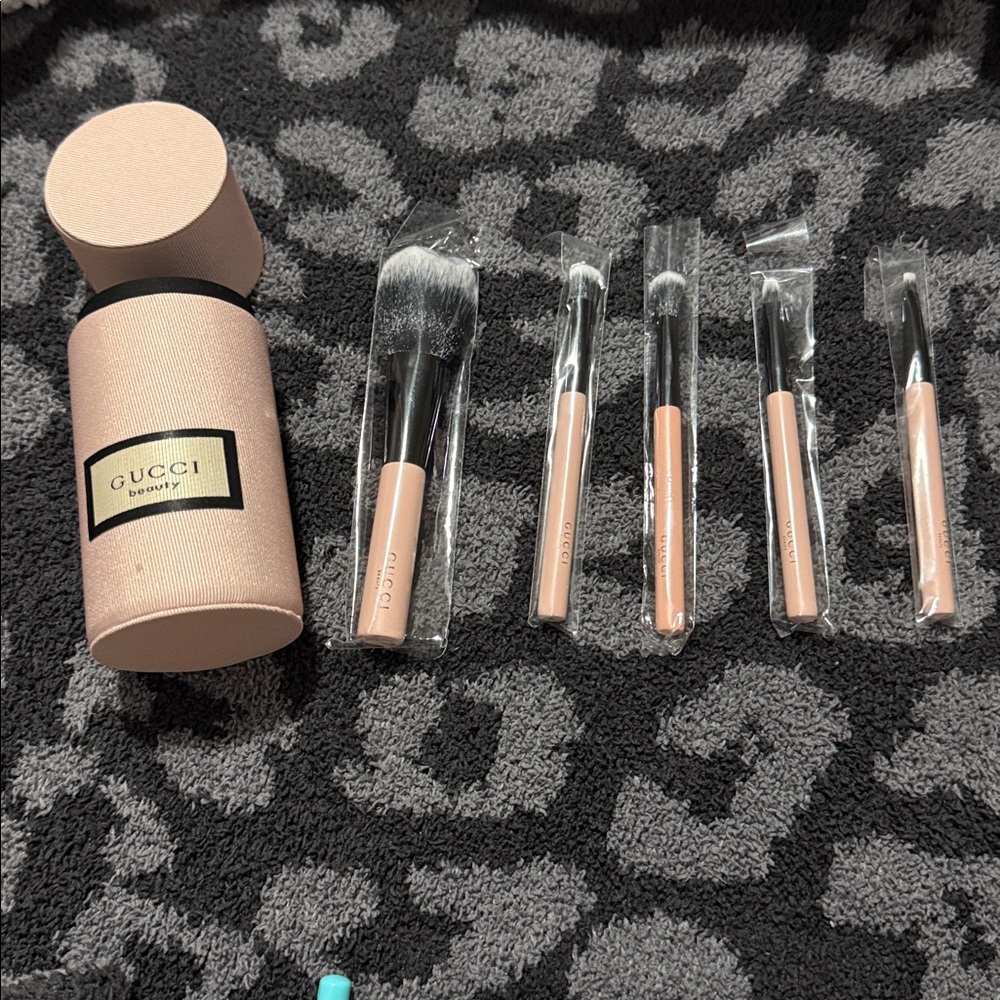 Gucci Beauty Mini Travel Makeup 5-piece Brush Set